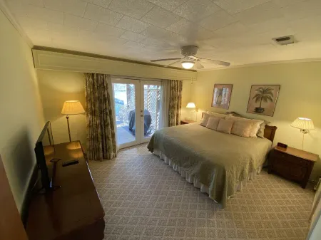 Fantastic get away house on lake