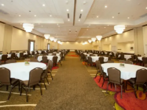 ฮิลตันการ์เด้นอินน์ แซนแอนโทนิโอ-ศูนย์การประชุมไลฟ์โอ๊ค โรงแรมในLive Oak