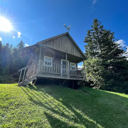 Northern Maine Cabin - Trails - WiFi - AC