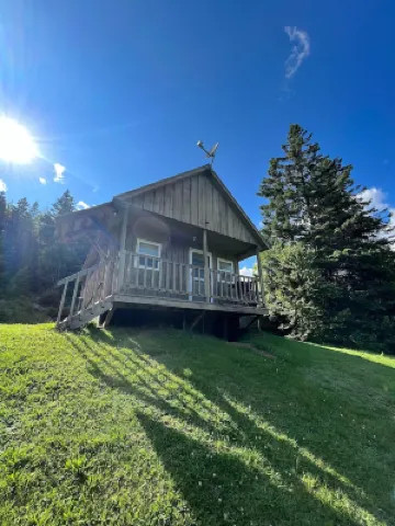 Northern Maine Cabin - Trails - WiFi - AC