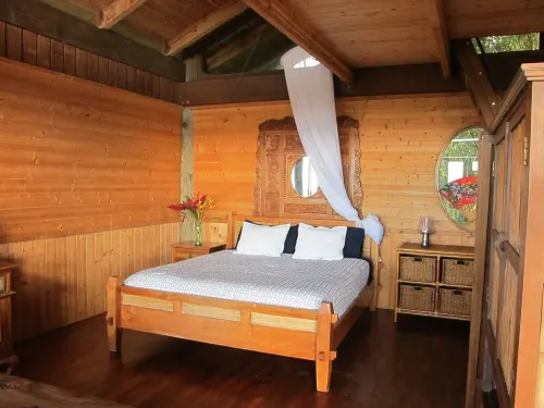 Mountain to Ocean Views Pole House @ Maui Adventure Villa