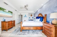 Luxurious 4 Bedroom Beach Villa steps from Hollywood Beach