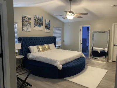 Royal King&Queen bed Luxury Resort 5 mins to beach