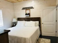 Knotty Squirrel Unit 5 King Suite with pullout sofa