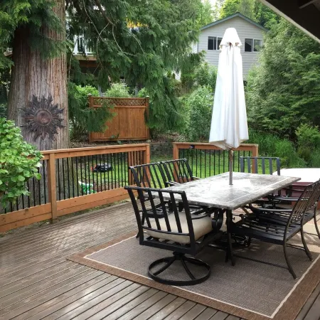 Beautiful Lake Whatcom/Sudden Valley House Rental steps from the water