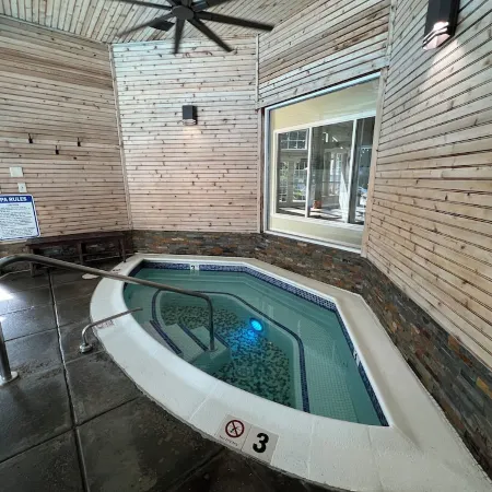 Newly Renovated Loft Villa at Norwich Spa, minutes to Mohegan Sun