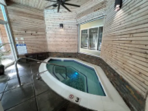 Newly Renovated Loft Villa at Norwich Spa, minutes to Mohegan Sun
