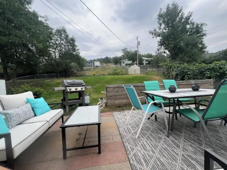 Charming 3-bedroom Mid-Century