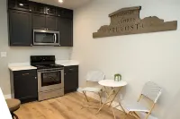 Premium accommodations for up to 4 people in the heart of Downtown Greensburg Hotels in Westmoreland County