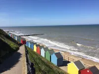 Spacious barn, seals, seaside walks and Broads National Park