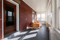 Two Bedroom Cutie in Midtown