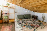 TREETOP CABIN @Hidden Valley Campgrd; connect with nature and hill country views