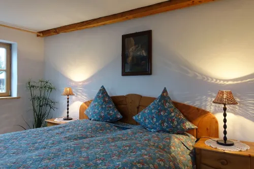 Lovingly modernized, exclusive apartment in a historic farmhouse