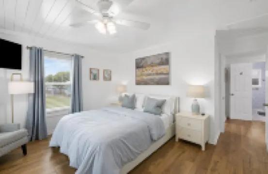 Waterfront Canal home! Private Pool, Hot Tub, Fishing, Dock your Boat!