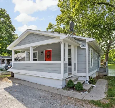White River Front House, Kayaks, Hiking, Golf, Nature, Fishing!!