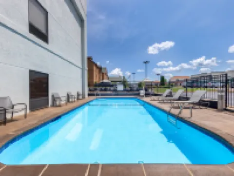 แฮมป์ตันอินน์ เซนต์โรเบิร์ต/ฟอร์ต เลนเนิร์ดวูด โรงแรมในSaint Robert