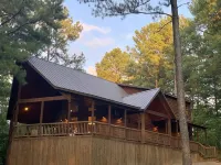 2,000 sqft, 2 Spacious King Suites & Bunk Room