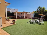 Luxury 3 bedroom villa overlooking golf course with private pool and Wi-fi - ヴィラ