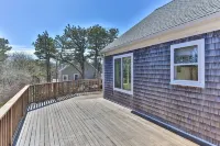 Beautiful Chatham,  Sun Sand & Surf.  8/10 mile to  beaches ,pet friendly home