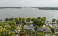 Lakeside Escape on Madison Lake- 5 bdrm home, near Mankato