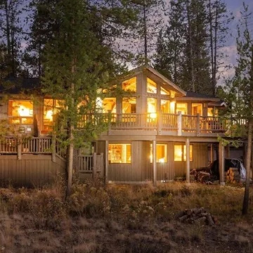 Your Own Sunriver Lodge on the Edge of the Forest - A/C -10 SHARC Passes!!