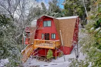 Hilltop 3-bedroom Retreat with Lake Views, AC, EV Charger at Lake Gregory Hotel dekat Lake Gregory Regional Park