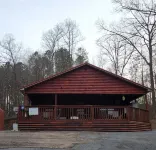 Beautiful, Private, Cozy Lakeview Cabin WiFi with a Pool Table, Jacuzzi, & more