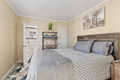 Suites on San Pedro - Unit A