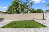 Paradise Pool & Golf retreat in the heart of Tampa, Florida!