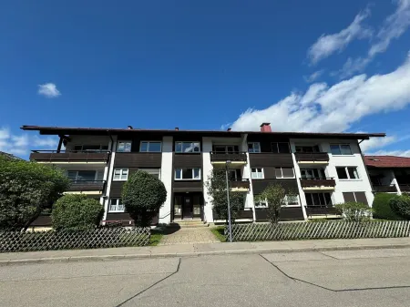 Zur Glücklichen Gams - Ferienwohnung mit Hüttenvibes in Oberstdorf für 1-8 Gäste Отели рядом с достопримечательностью «Erdinger Arena»