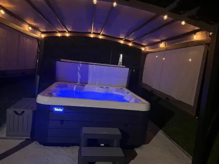 Raleigh Home w/ Land and Hot Tub!