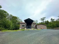 Katskill Mountain Lodge- Hot Tub, Game Room & Theater Hotels in Delaware County