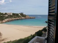 Apartment on the seafront Hotels in Felanitx