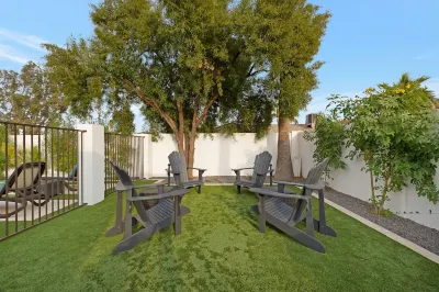 The Ranch 4 BD luxury retreat w. free heated pool Hotel berhampiran University of Advancing Technology