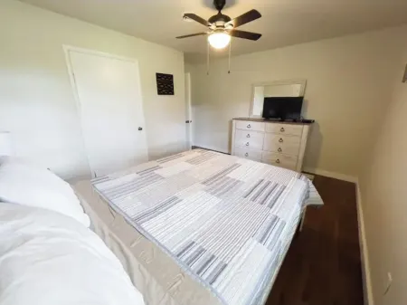 Anchor Down - 3 bed/2 bath Cabin Отели в г. Скотсборо