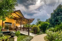 Sunday Alaya Hotel & Resort, Corbett Hotel in zona Barati waterfall