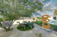 Private Oasis: Cozy Villa Minutes from Downtown Palm Springs, 2 min from golf cs