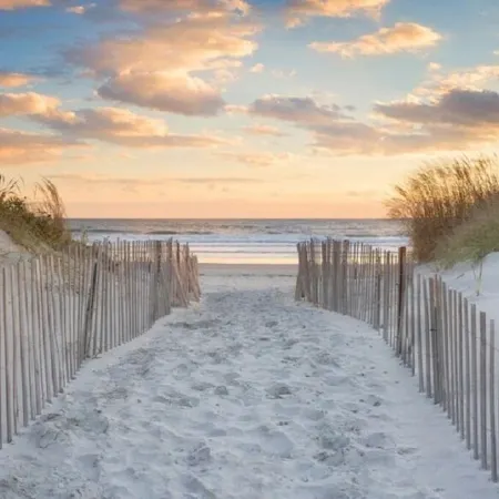 Walk to the Beach - Serene Coastal Country Cottage