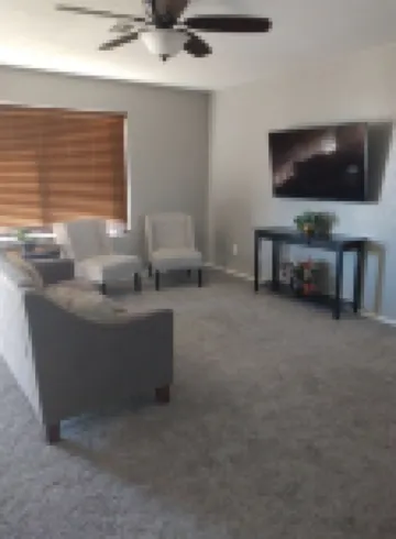 Spacious Home With Mountain Views