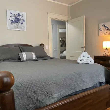 3-Bedroom Apt Near Prov College & Downtown Providence