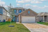 New 5br house with 4 king beds · Hot tub · Pets OK · Work space · 75" 4K TV