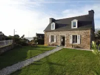 300m from the SEA, Breton house with large garden and sea view - WIFI Hôtels à : Ploubazlanec