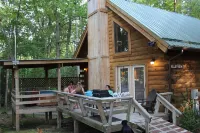 Valley View Cabin with show-stopping vaulted ceilings!