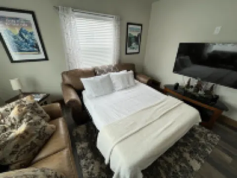 Cheerful Bancroft bungalow near Lava Hot Springs. 卡里布縣酒店