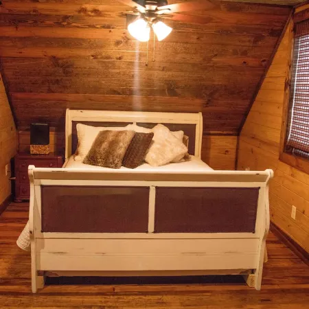 Cabin on Water!!GORGEOUS! Best property on the Caddo River In Glenwood Arkansas!