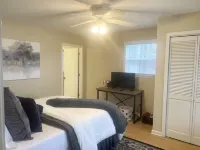 Main Channel Lake Hamilton- Private Hot Tub, Firepit, Boat Dock, No Cleaning Fee