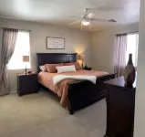 Oasis Pool and Backyard!  Johnson Ranch Golf Course Whispering Wind附近的飯店