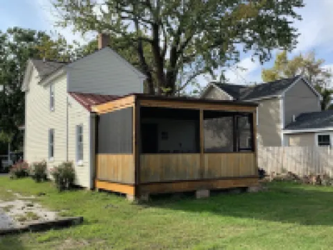 Dollhouse in Central Historic St Michaels Hotels in Saint Michaels