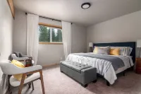 Spacious 11 Bdrm Lodge on edge of Clearwater Ntl Forest