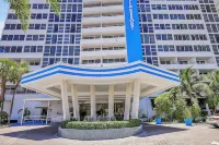 Beachfront 2-bedroom condo directly on  the beach -last minute special rates